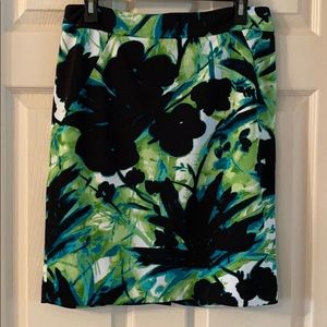 Stretchy pencil skirt